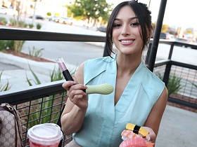 美人妻が禁断の快感に溺れる…日本のオモチャ初体験からプルプル美乳を揺らし中出しSEX！！アレックス（28）　サンプル画像03